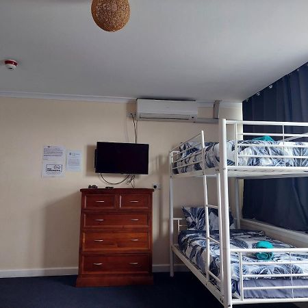Хостел Port Adelaide Backpackers Экстерьер фото