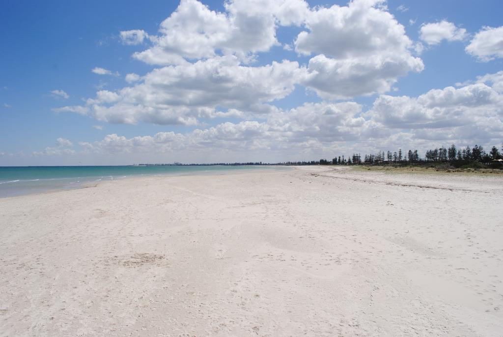 Хостел Port Adelaide Backpackers Номер фото