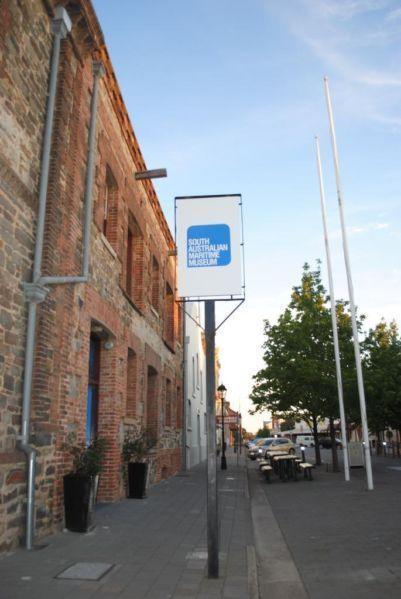 Хостел Port Adelaide Backpackers Экстерьер фото
