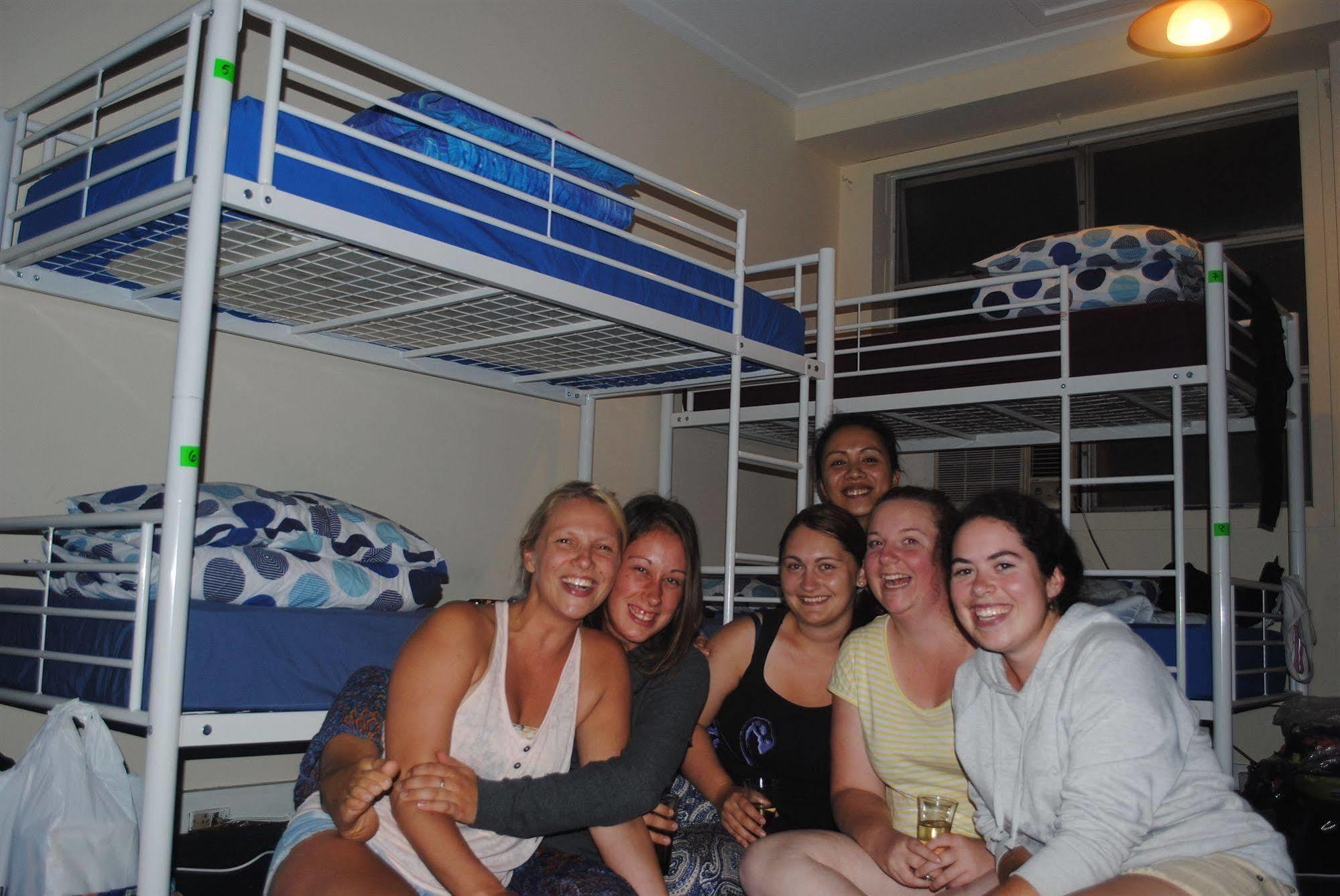 Хостел Port Adelaide Backpackers Экстерьер фото