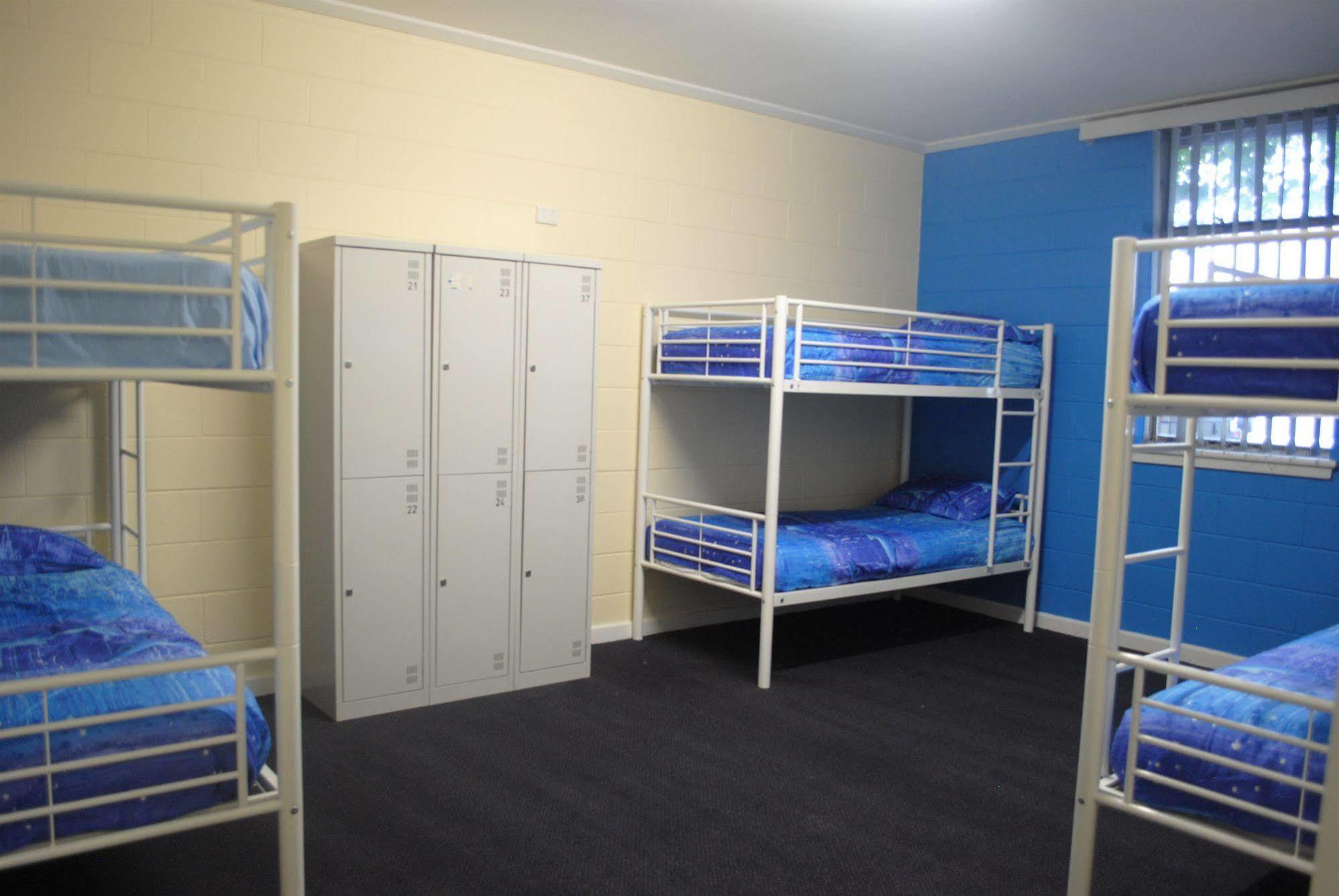 Хостел Port Adelaide Backpackers Экстерьер фото