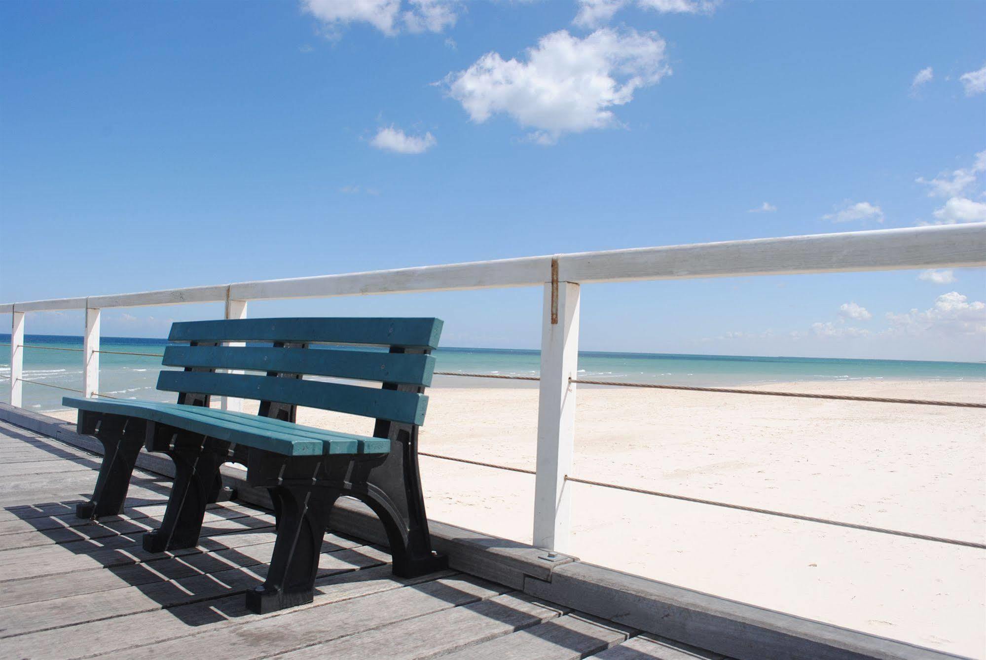Хостел Port Adelaide Backpackers Экстерьер фото